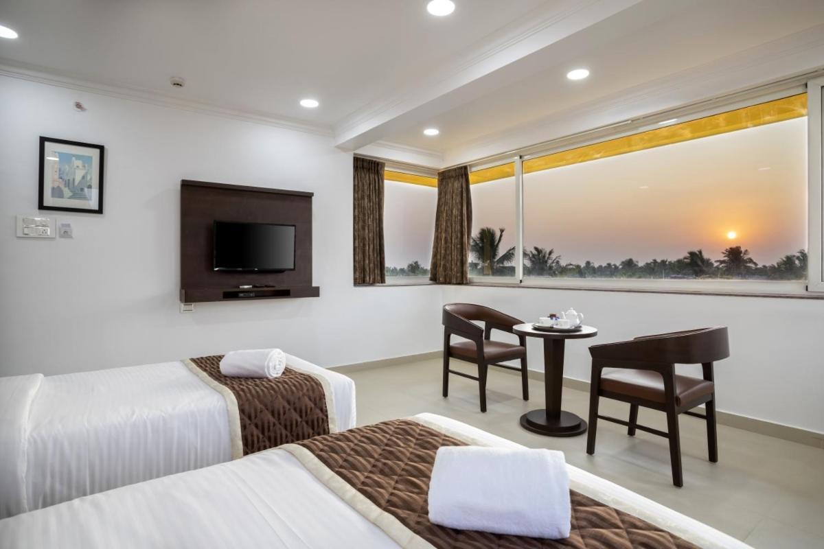 Sairaj Beach Resort Calangute Eksteriør billede