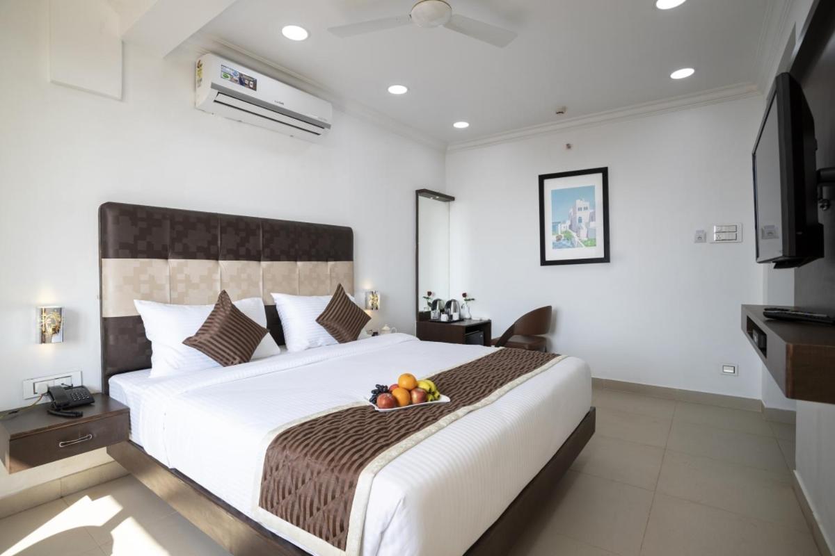 Sairaj Beach Resort Calangute Eksteriør billede