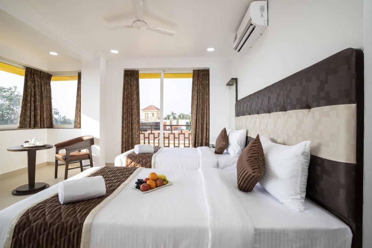 Sairaj Beach Resort Calangute Eksteriør billede